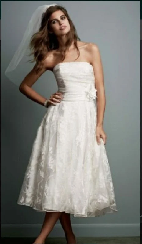 A perfect wardrobe for fashionable women   David's Bridal Galina Wg3313