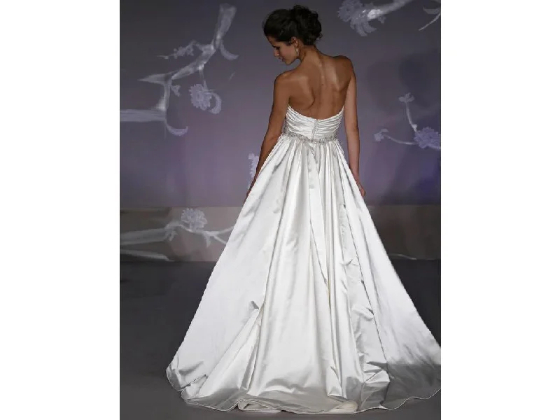Latest fashion trends for modern women   Lazaro Lazaro 3111