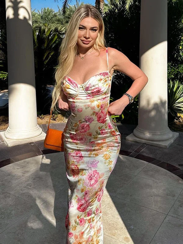  Women’s clothing that combines comfort and style   Floral Print Spaghetti Strap Maxi Dress