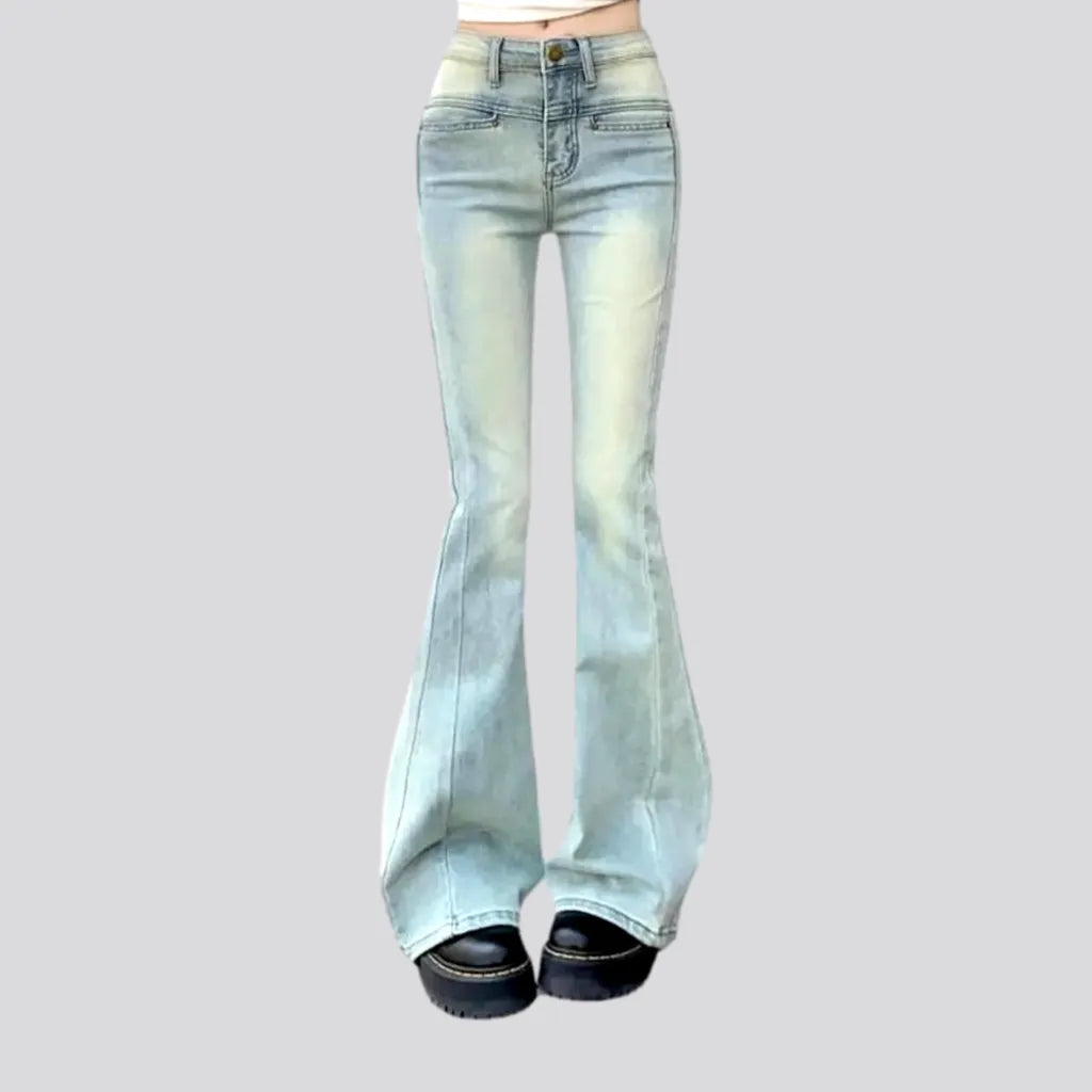 Chic, modern looks for the stylish woman   Sanded mid-waist jeans
 for women